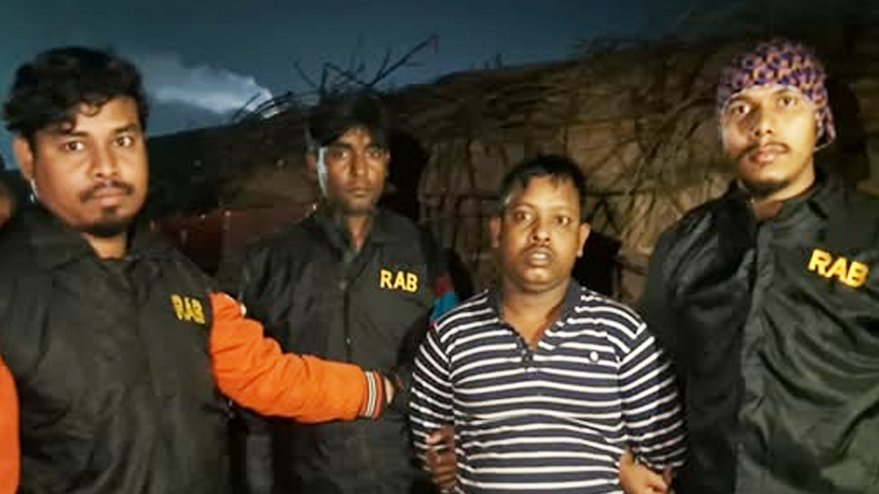 হাদিকে হত্যাচেষ্টা মামলাঃ ফয়সালের সহযোগী কবির ৭ দিনের রিমান্ডে