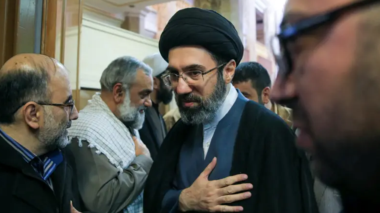 আইআরজিসি গোয়েন্দা প্রধানের মৃত্যুতে ইরানের সর্বোচ্চ নেতার বার্তা