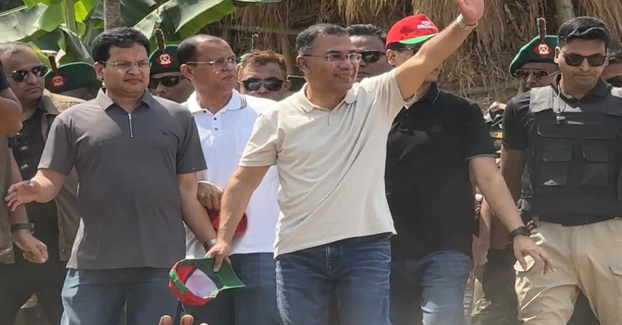 দিনাজপুরে সাধাসিধে সফর করলেন প্রধানমন্ত্রী