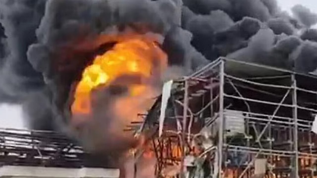 ইরানের হামলায় ইসরাইলের কারখানার বিপজ্জনক রাসায়নিক ছড়িয়ে পড়ার আশঙ্কা