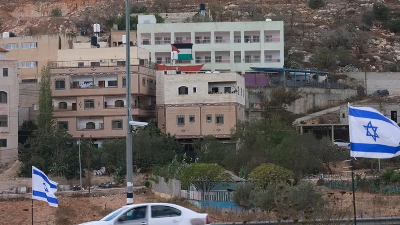 এবার চার ইসরাইলির ওপর নিষেধাজ্ঞা দিলো সিঙ্গাপুর