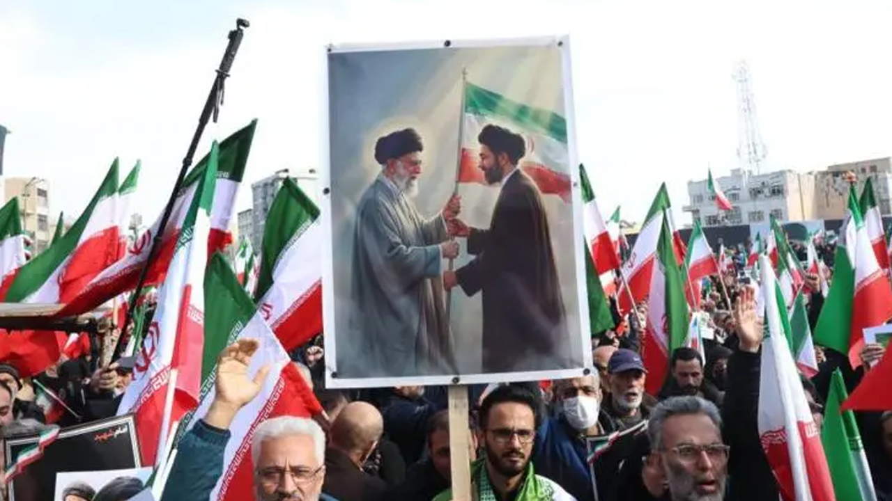 নতুন সর্বোচ্চ নেতার নির্বাচন তেহরানে উদযাপনে হাজারো মানুষ