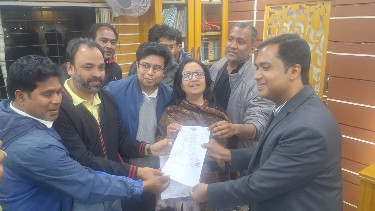 নাটোর-১ আসনে বিএনপির প্রার্থী ফারজানা শারমিন পুতুল বিজয়ী