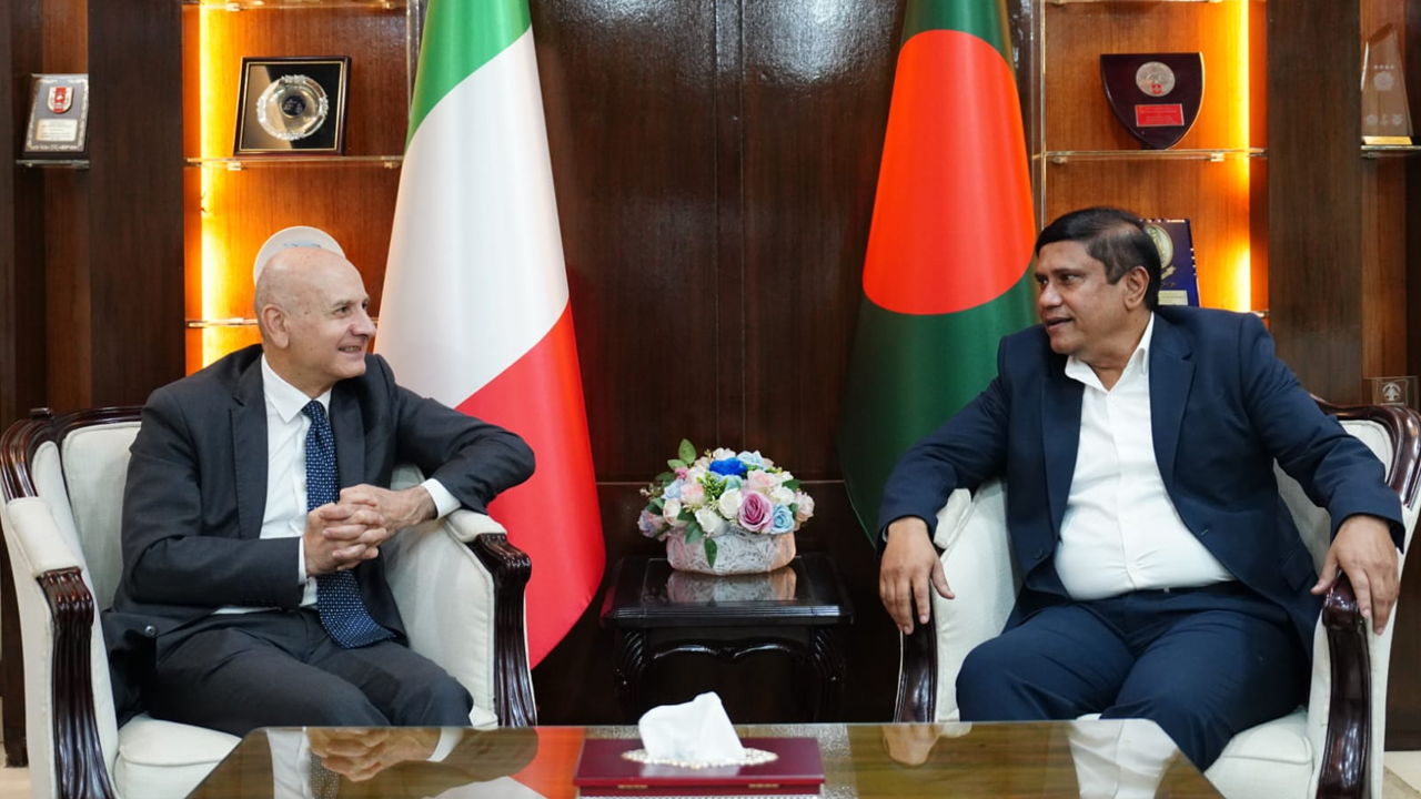 প্রধানমন্ত্রীর প্রতিরক্ষা উপদেষ্টার সঙ্গে ইতালির রাষ্ট্রদূতের সাক্ষাৎ