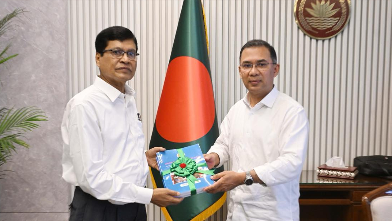 প্রধানমন্ত্রীর কাছে ৩৮টি অডিট রিপোর্ট উপস্থাপন
