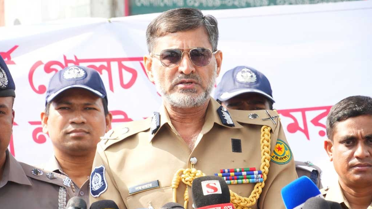 সড়কে ৬ মাসের মধ্যে পুরোপুরি স্বয়ংক্রিয় মামলায় যাবে: ডিএমপি কমিশনার