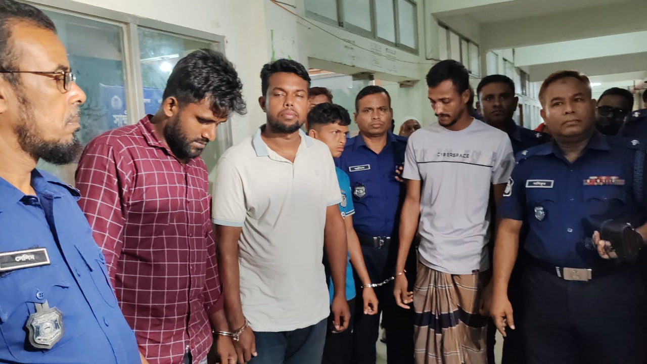মুরাদনগরে ধর্ষণের ঘটনায় ৪ আসামি ৩ দিনের রিমান্ডে
