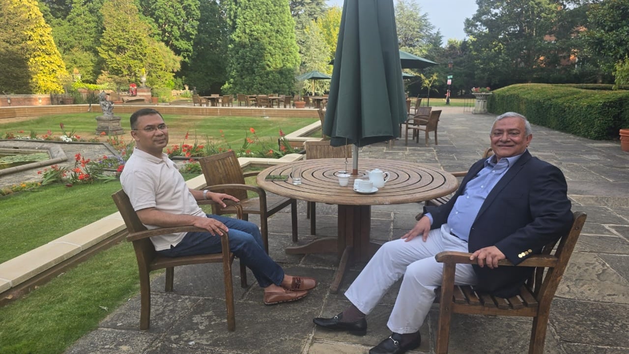 রাজনীতি ও নির্বাচনী প্রস্তুতি নিয়ে বিস্তর আলোচনা
