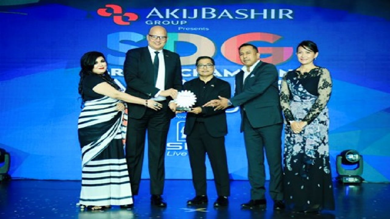 জ্বালানি সাশ্রয়ী উদ্ভাবন ও টেকসই কার্যক্রমের জন্য পুরষ্কার পেল ইডটকো