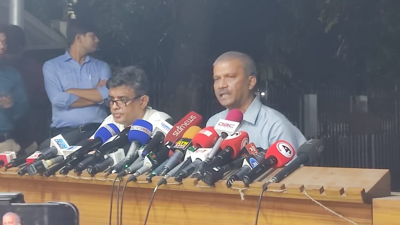 সরকার চেয়েছে ঐক্য, দলগুলো চেয়েছে আইনশৃঙ্খলার কঠোরতা: আসিফ নজরুল