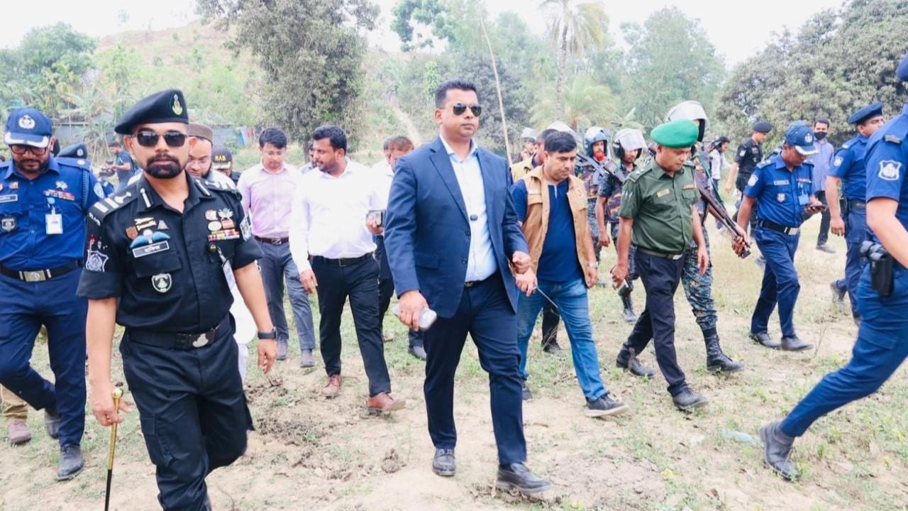 জঙ্গল সলিমপুরে ক্যাম্প করে নানামুখী সংকটে পুলিশ-র্যাব