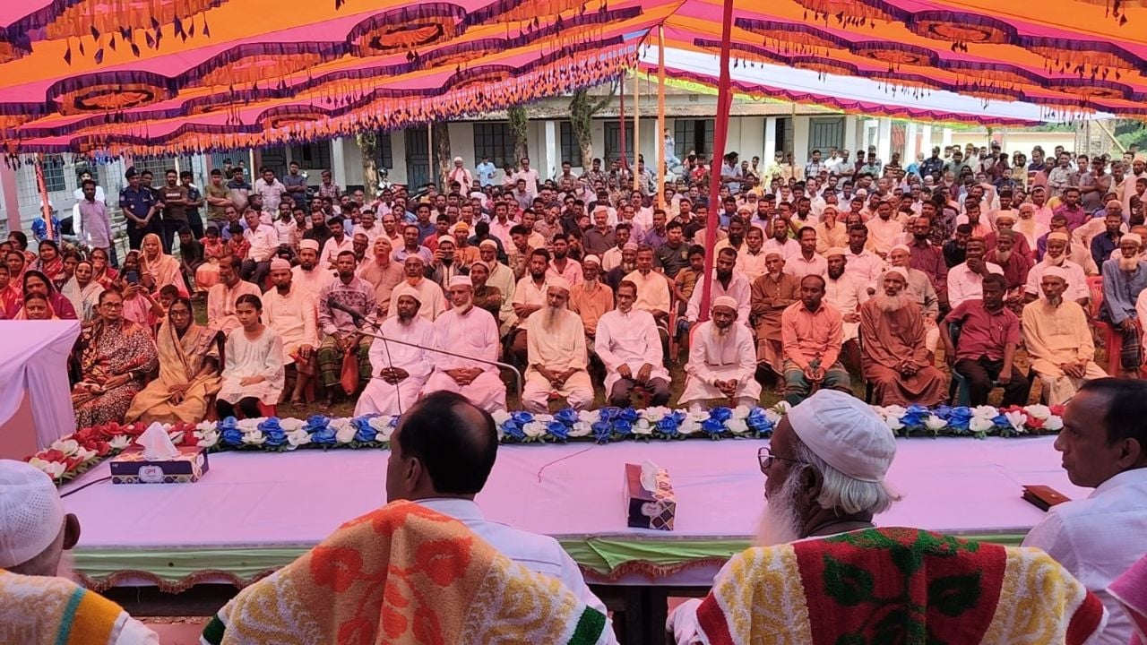 ছাত্র-জনতার রক্তের বিনিময়ে দেশ মুক্তি পেয়েছে : ডেপুটি স্পিকার