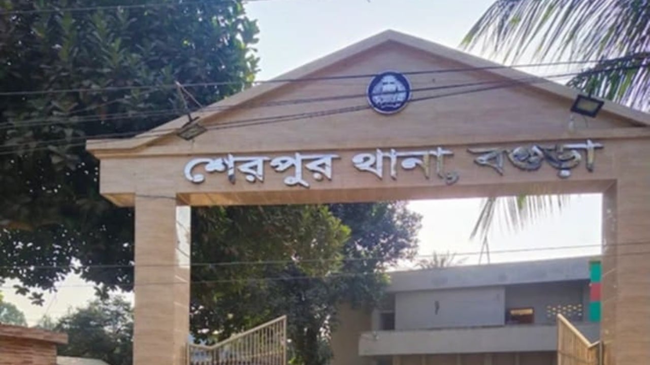 বগুড়ায় পুলিশের হাত থেকে আওয়ামী লীগ নেতা ছিনতাই, চার পুলিশ আহত