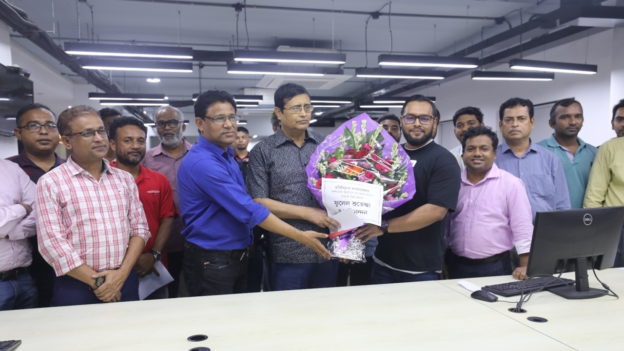 প্রতিদিনের বাংলাদেশের সম্পাদকের দায়িত্ব নিলেন মারুফ কামাল খান