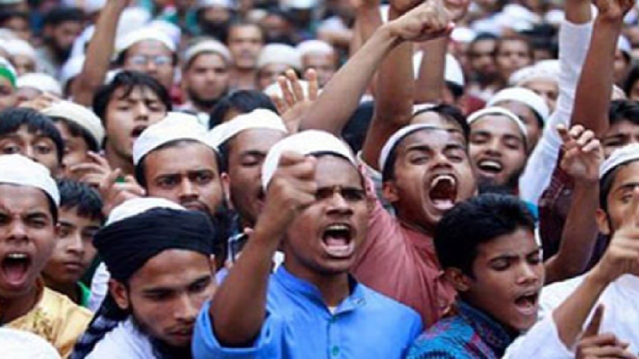 জুলাই আন্দোলনে অবদানের রাষ্ট্রীয় স্বীকৃতি পাচ্ছে মাদ্রাসা শিক্ষার্থীরা