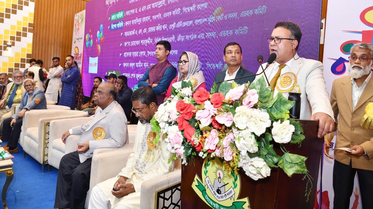 কলেজে রাজনীতিমুক্ত শিক্ষার পরিবেশ দরকার: জাতীয় বিশ্ববিদ্যালয় ভিসি