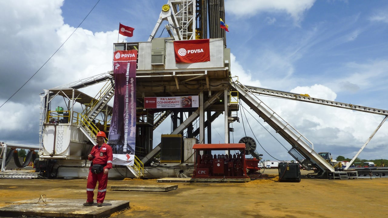 ভেনেজুয়েলার তেলের দিকে নজর কেন যুক্তরাষ্ট্রের