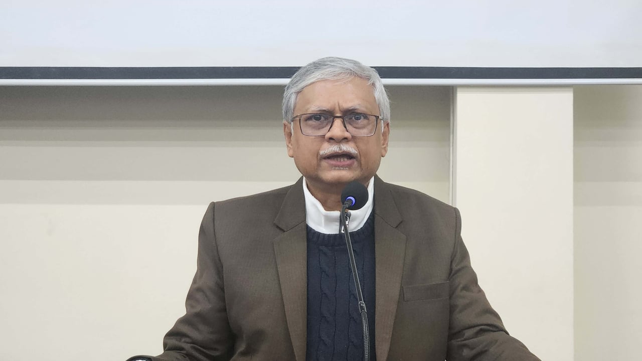 হাদির পাশে দাঁড়ানোর মতো এই বাংলাদেশে কেউ নেই: রাবি উপাচার্য