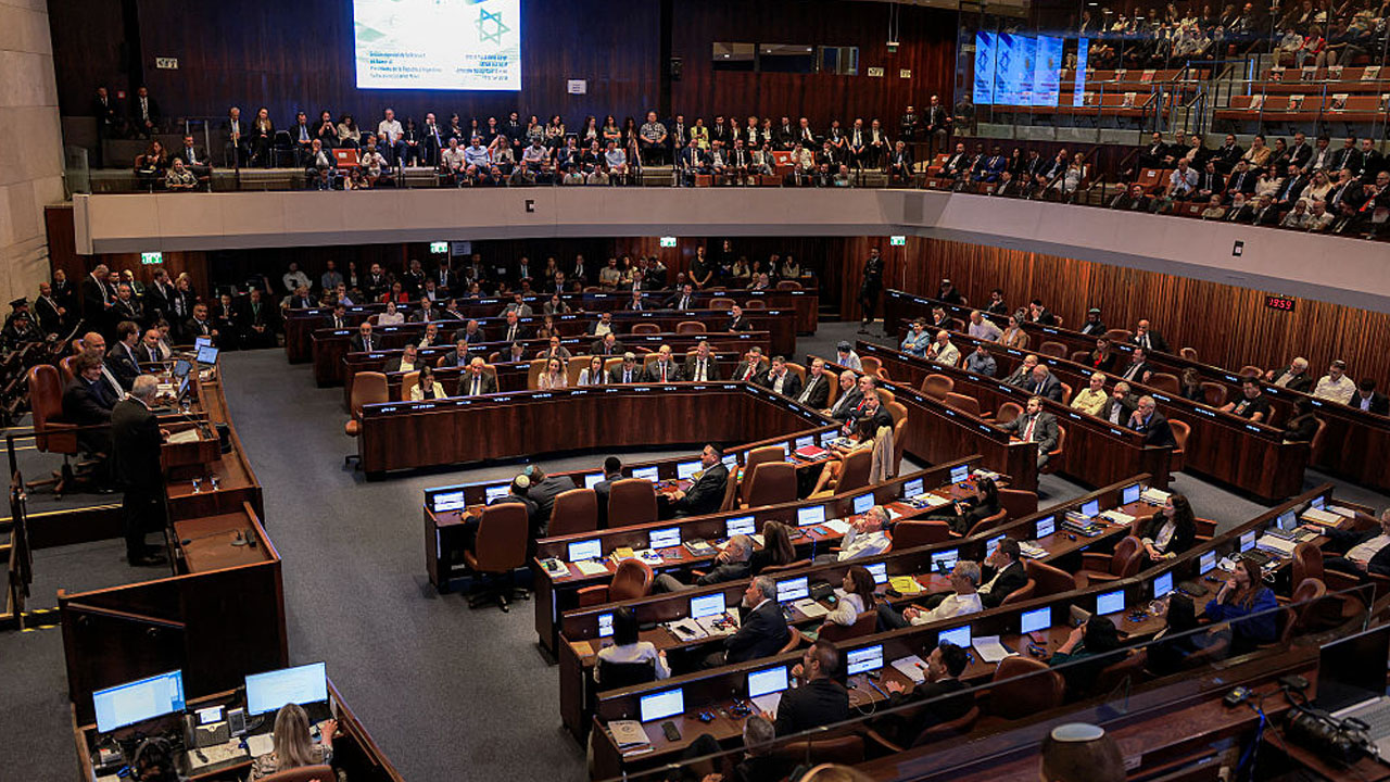 ইসরাইলের পার্লামেন্টে পশ্চিম তীর দখলের প্রতীকী প্রস্তাব অনুমোদন