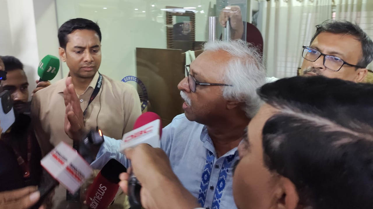 জামায়াতকে বেশি সুযোগ দেওয়ায় গণফোরাম ও সিপিবির ওয়াক আউট