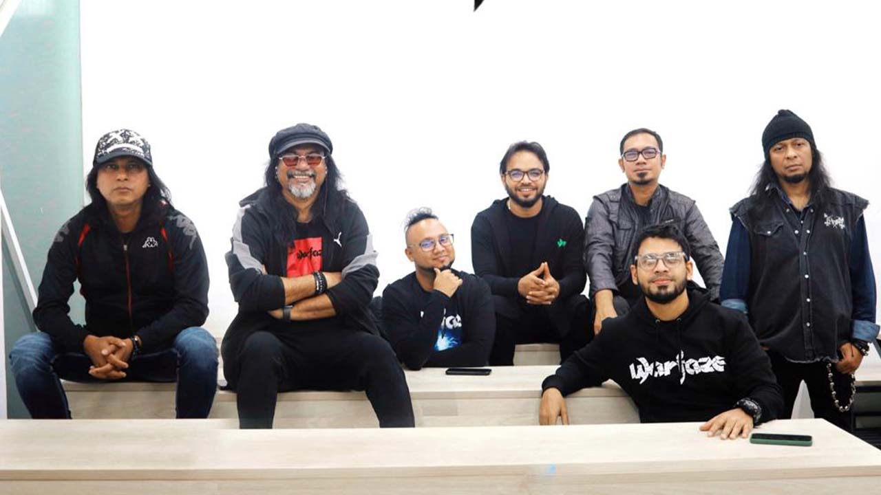চার দশক পূর্তিতে কানাডায় ব্যান্ড ওয়ারফেজ