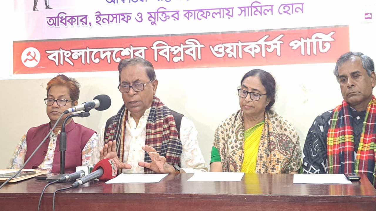 ‘অন্তর্বর্তী সরকার জনগণের আস্থার মর্যাদা রাখতে পারছে না’