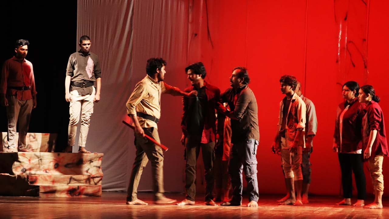 মঞ্চস্থ হলো ‘শুভঙ্কর হাত ধরতে চেয়েছিল’