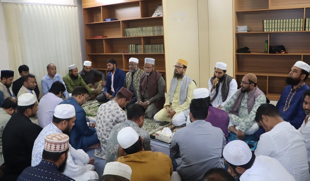 খালেদা জিয়ার সুস্থতা কামনায় আরবি বিশ্ববিদ্যালয়ে দোয়া মাহফিল