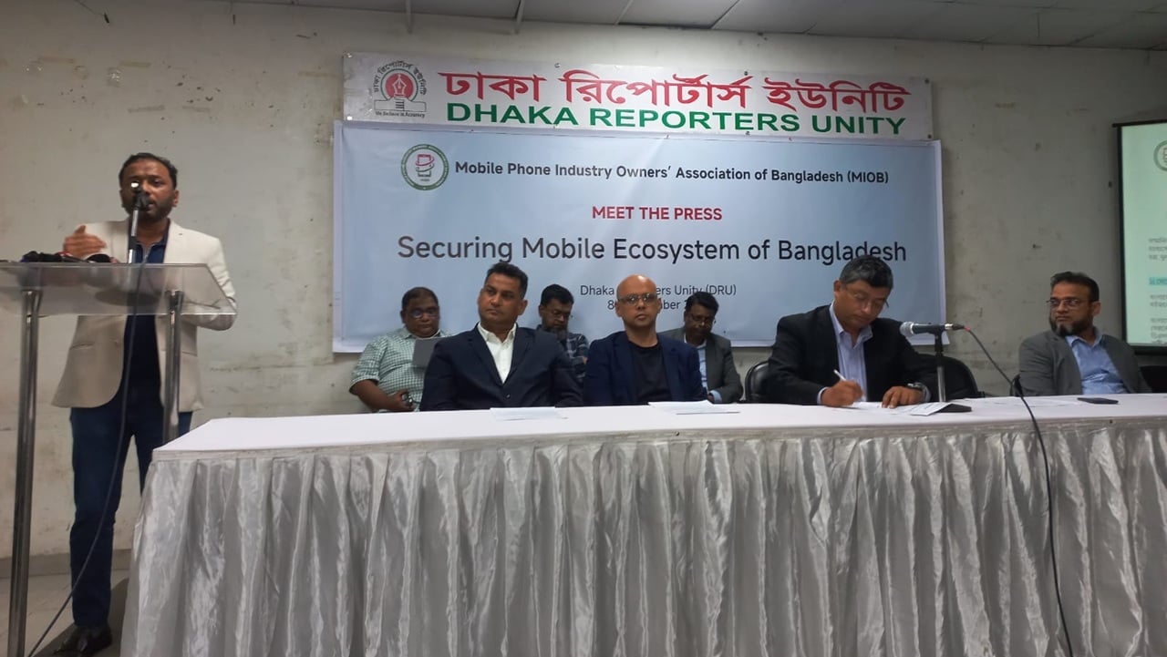 এনইআইআর বাস্তবায়ন না হলে রফতানিমুখী মোবাইল ফোন খাতের অপমৃত্যু ঘটবে