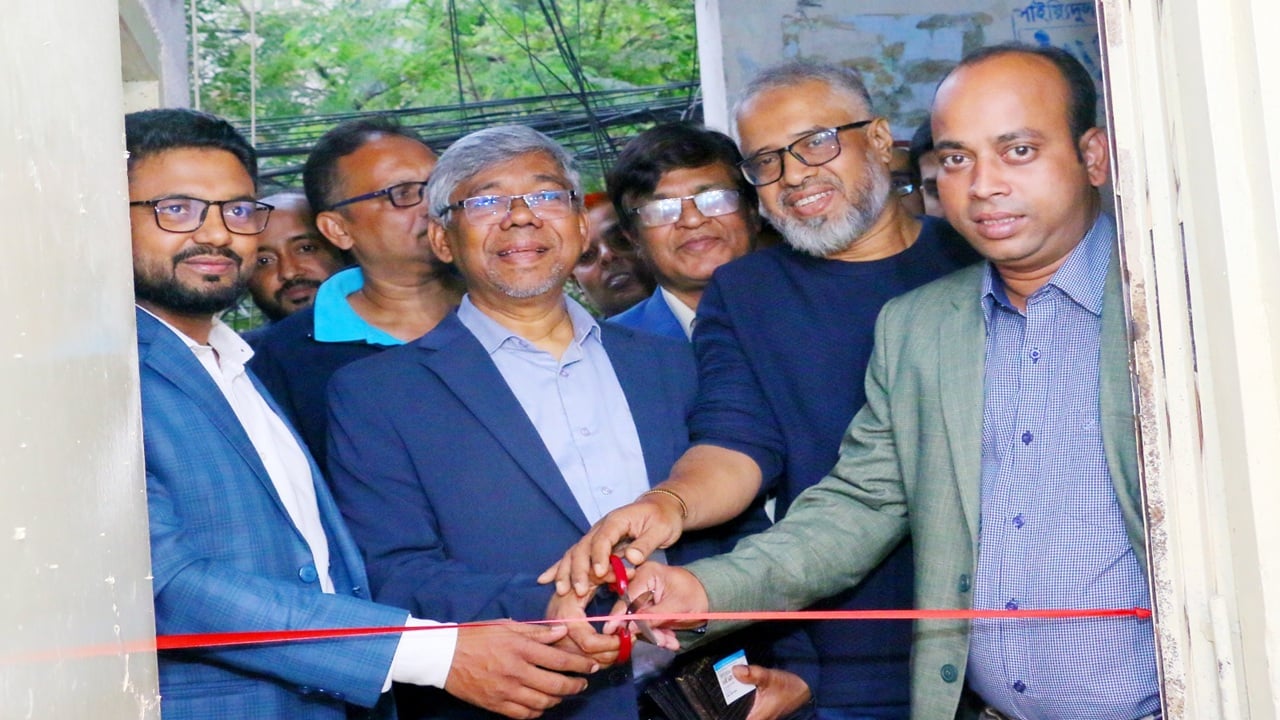 ডিআরইউ সদস্যদের জন্য ইনকাম ট্যাক্স রিটার্ন দাখিল সাপোর্টিং বুথের উদ্বোধন