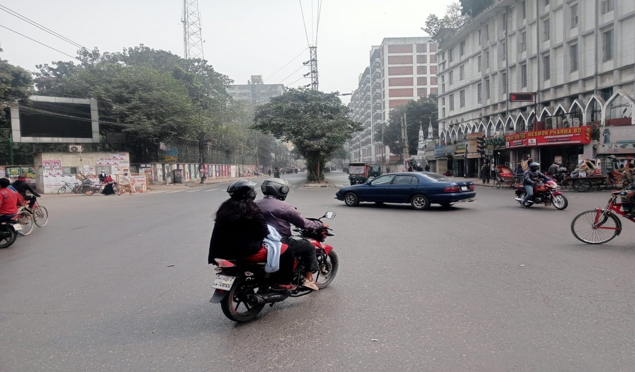 রাজধানীতে নেই যানবাহনের চাপ