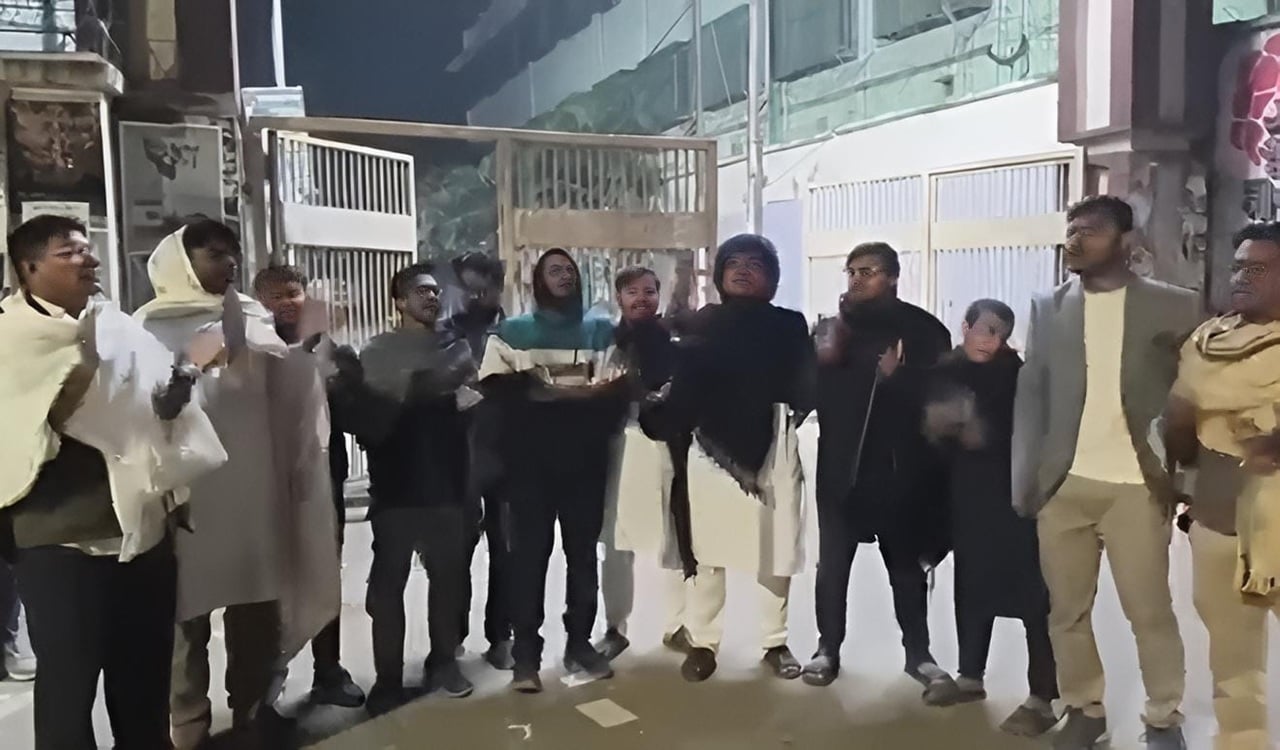 জকসু নির্বাচন কমিশনের পদত্যাগ দাবি ঐক্যবদ্ধ জবিয়ান প্যানেলের