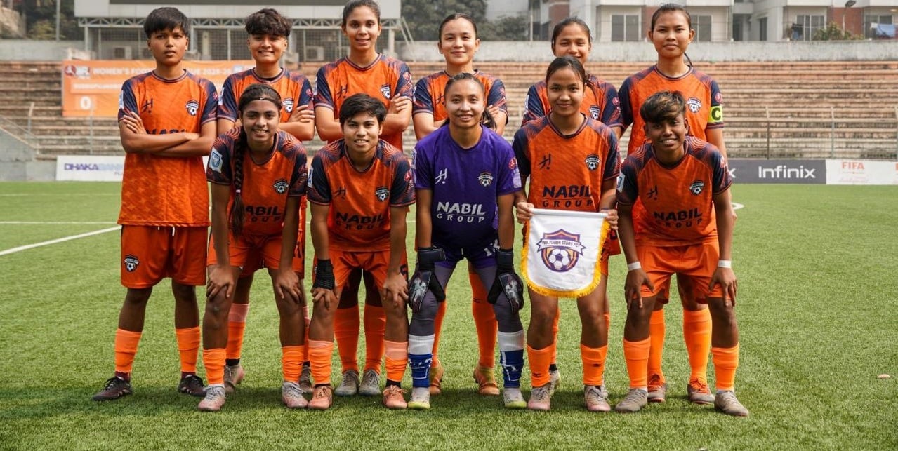 শিরোপা থেকে হাত ছোঁয়া দূরে ঋতুপর্ণারা