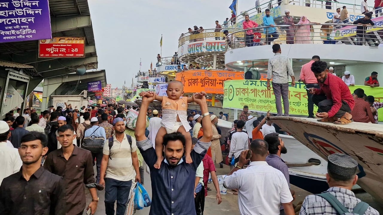 ঘরমুখো মানুষের চাপ থাকলেও ঈদযাত্রায় স্বস্তি