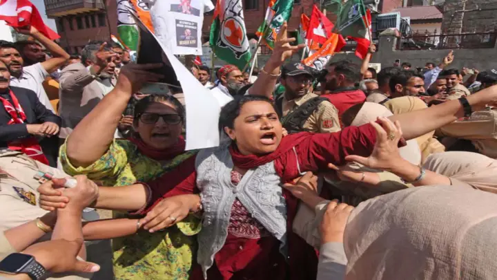 দিল্লির বিক্ষোভ ছড়িয়ে পড়েছে অন্যান্য শহরেও, ব্যাপক ধরপাকড়