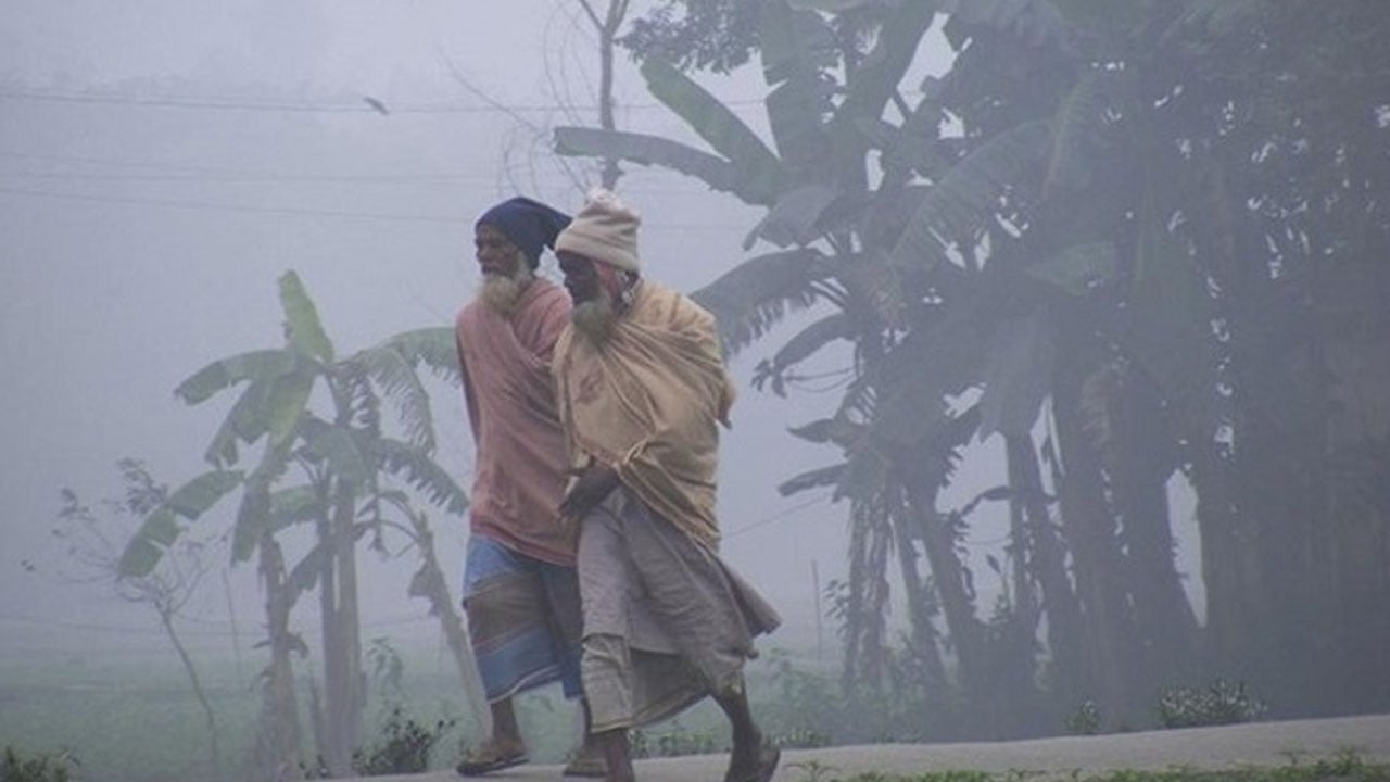শীতে কাঁপছে দেশ, যে বার্তা দিল অধিদপ্তর