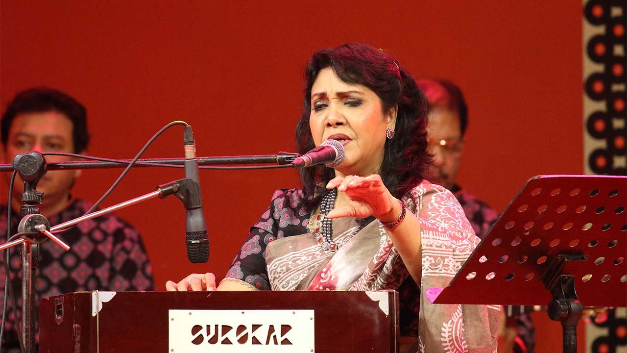 জন্মদিনে ভক্তদের জন্য ইয়াসমিন মুশতারীর উপহার