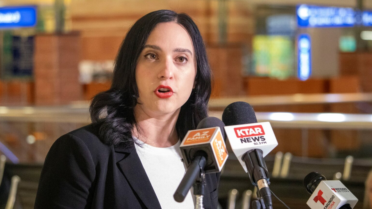 ইরান ইস্যুতে ট্রাম্পকে ‘উন্মত্ত স্বৈরাচার’ বললেন মার্কিন আইনপ্রণেতা