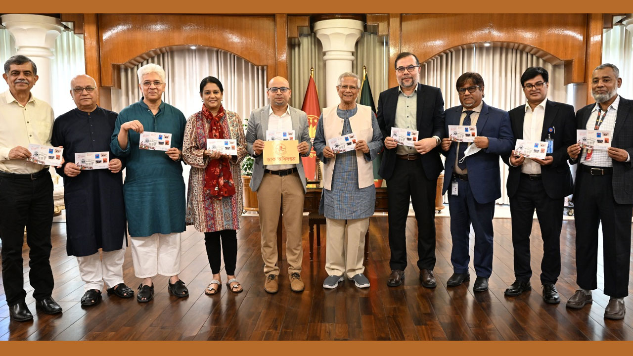 জুলাই গণঅভ্যুত্থান দিবসে স্মারক ডাকটিকিট অবমুক্ত