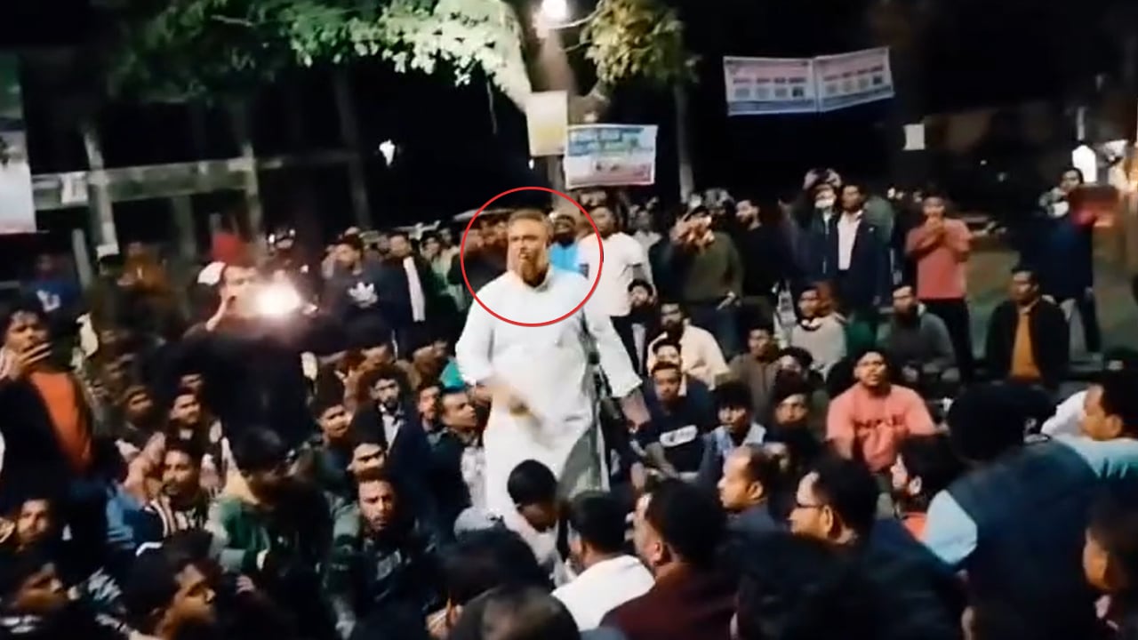 চবিতে যুবদল নেতার স্লোগান ‘শিবির ধর, জবাই কর’