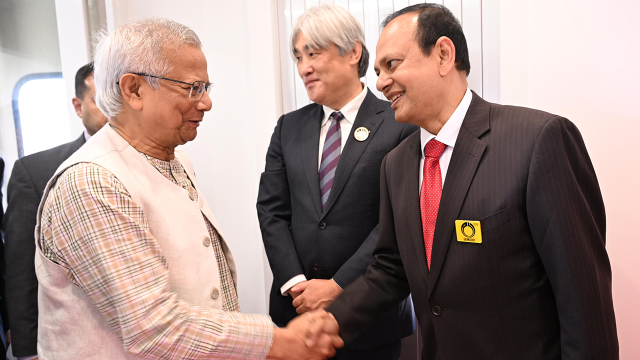 জাপান পৌঁছেছেন ড. ইউনূস