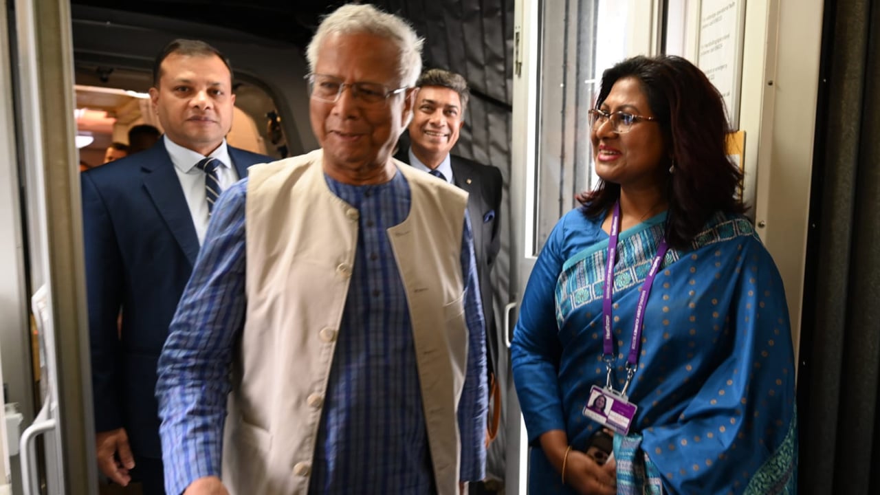 লন্ডনে প্রধান উপদেষ্টাকে স্বাগত জানালেন রাজপরিবারের প্রতিনিধি