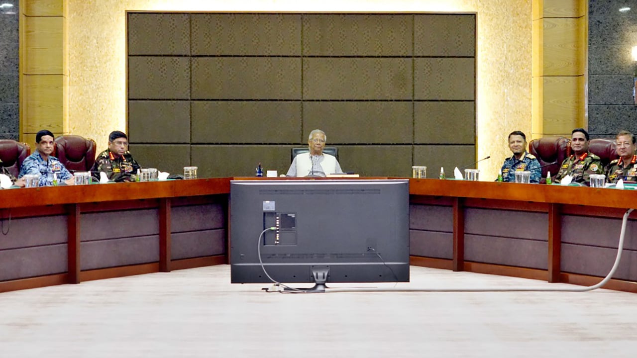 নির্বাচনে সশস্ত্র বাহিনীকে পেশাদারত্বের সঙ্গে দায়িত্ব পালনের নির্দেশ