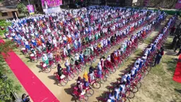 ৫৪৮ ছাত্রীকে বাইসাইকেল ও চিকিৎসাসেবা দিয়ে জাইমা রহমানের জন্মদিন উদ্‌যাপন
