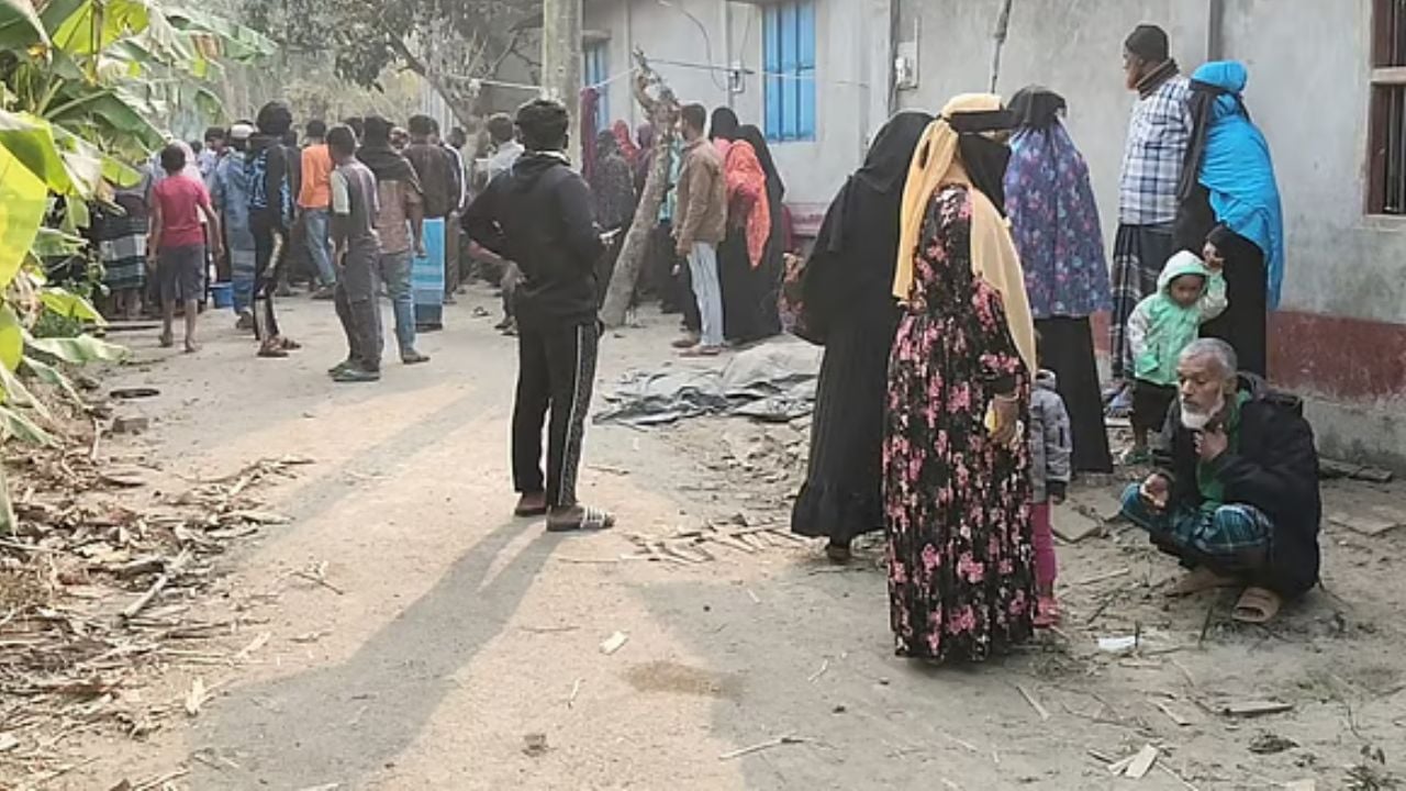 নড়াইলে ভয়াবহ সংঘর্ষ, বাবা-ছেলেসহ নিহত ৪