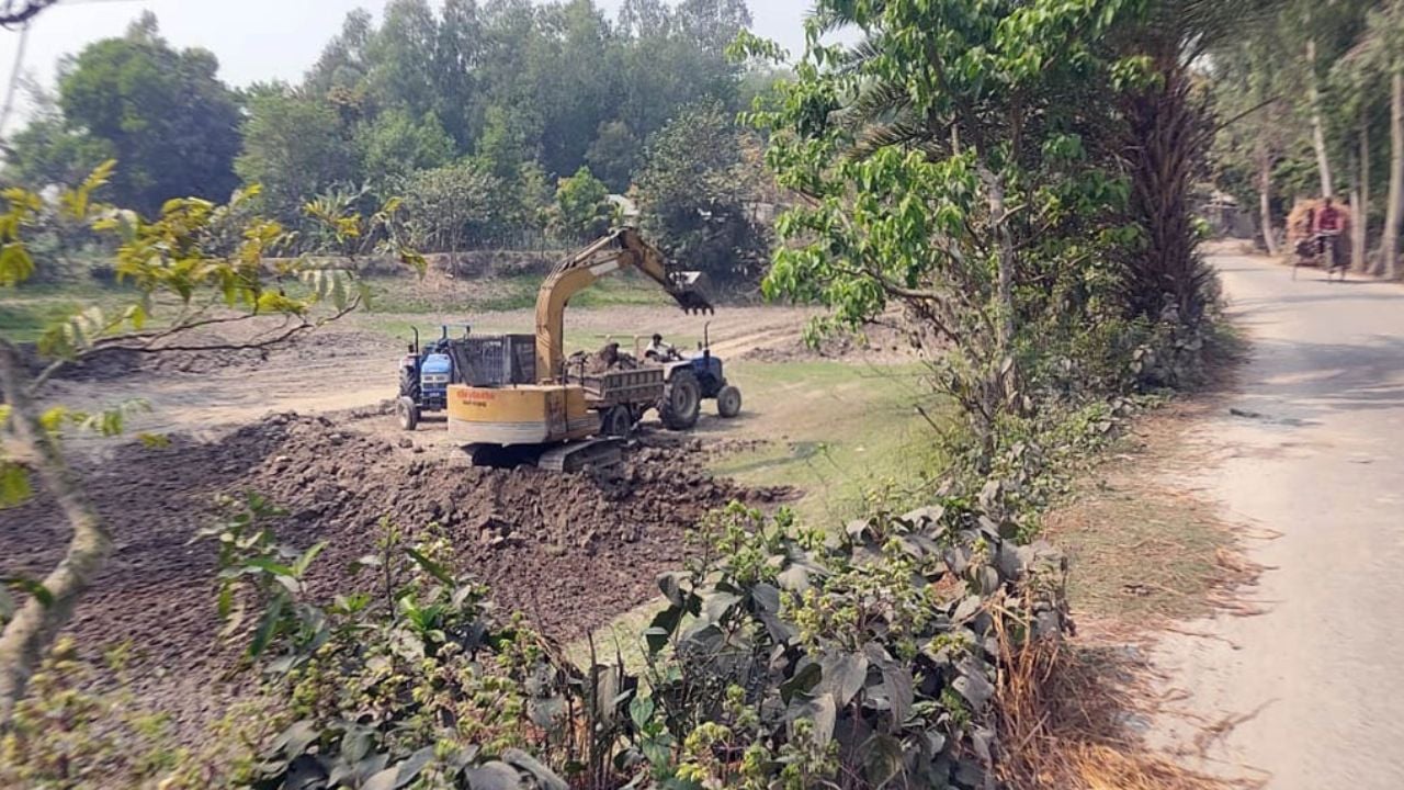 ধুনটে যুবদল নেতার বিরুদ্ধে অবৈধ মাটি বাণিজ্যের অভিযোগ