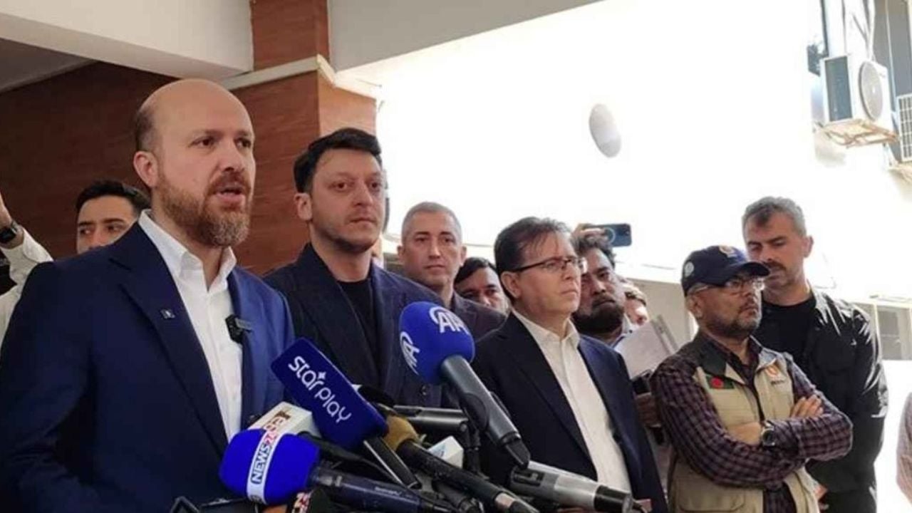 কক্সবাজারে বিশ্বকাপজয়ী ফুটবলার ওজিল, সঙ্গে এরদোয়ানপুত্র বিলাল