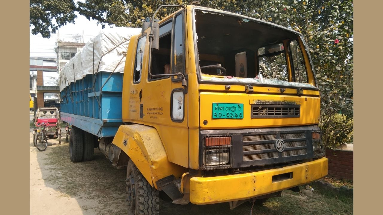 ফুলবাড়ীতে ট্রাকচাপায় ভ্যানচালকসহ নিহত ২