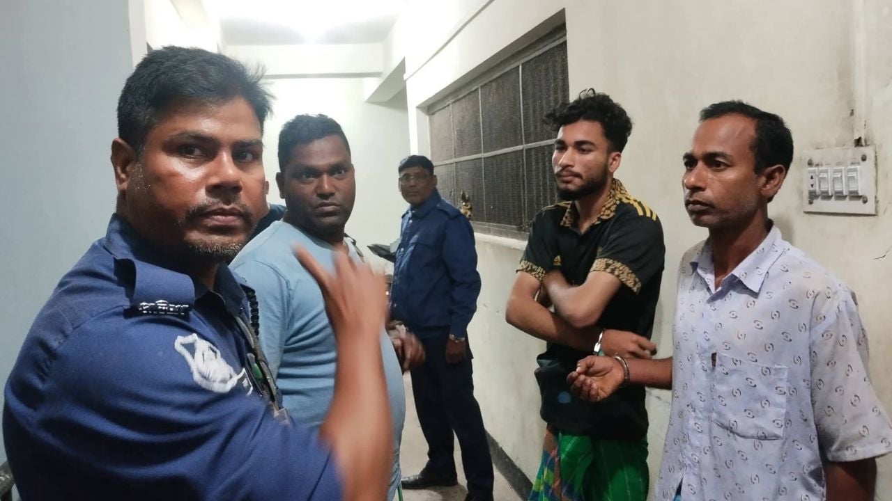 শ্রীপুরে আসামি ছিনিয়ে নিতে হামলা, ৭ পুলিশ আহত