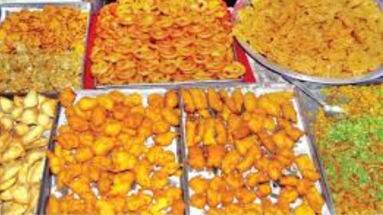 সাপাহারে প্রথম রমজানেই ইফতার সামগ্রী ও নিত্যপণ্যের দাম চড়া